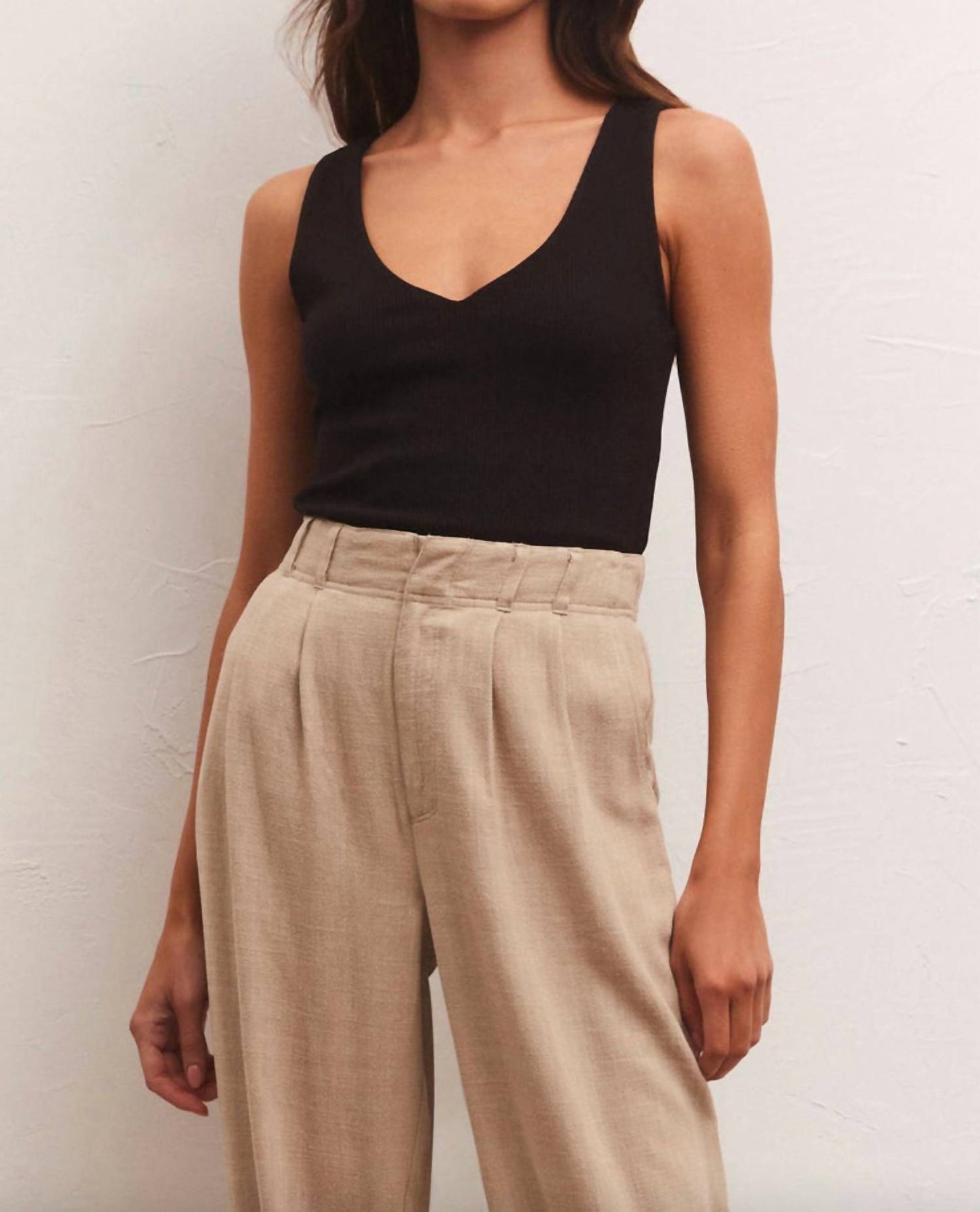 Avala V-Neck Rib Top In Black