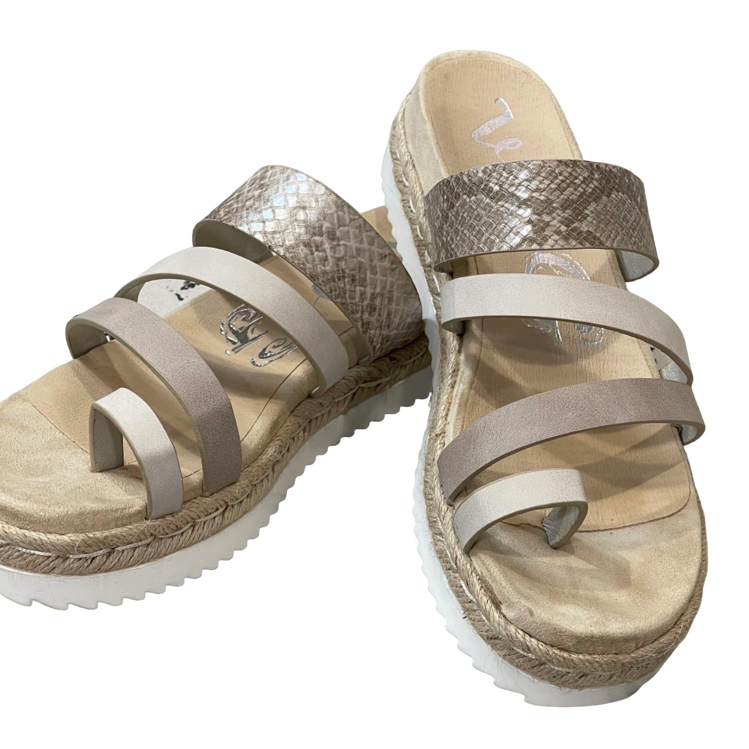 Women's Groove Sandals In Cream 7831925489724